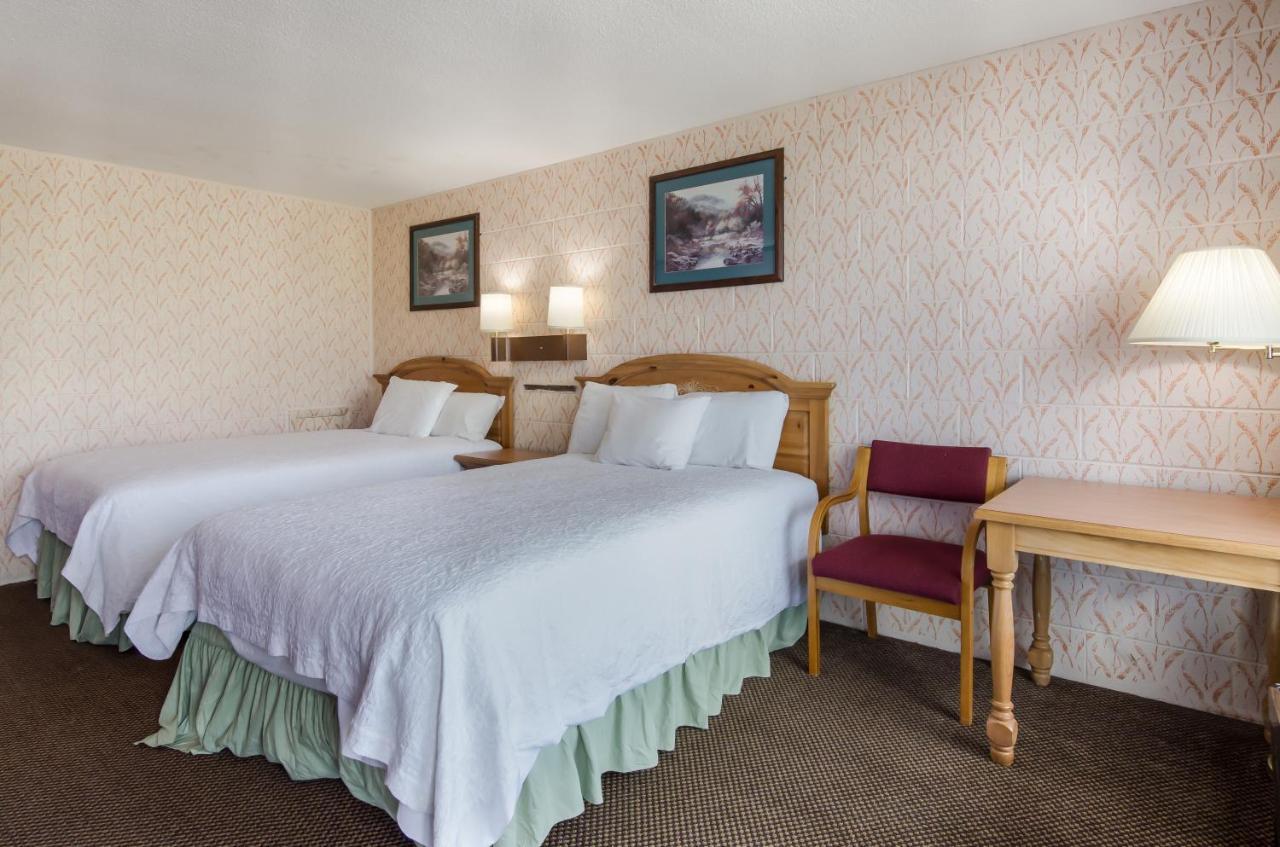 Americas Best Value Inn Уайтевилл Экстерьер фото