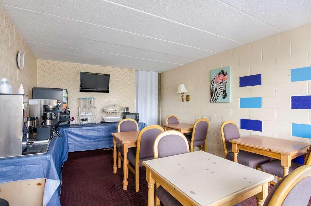 Americas Best Value Inn Уайтевилл Ресторан фото