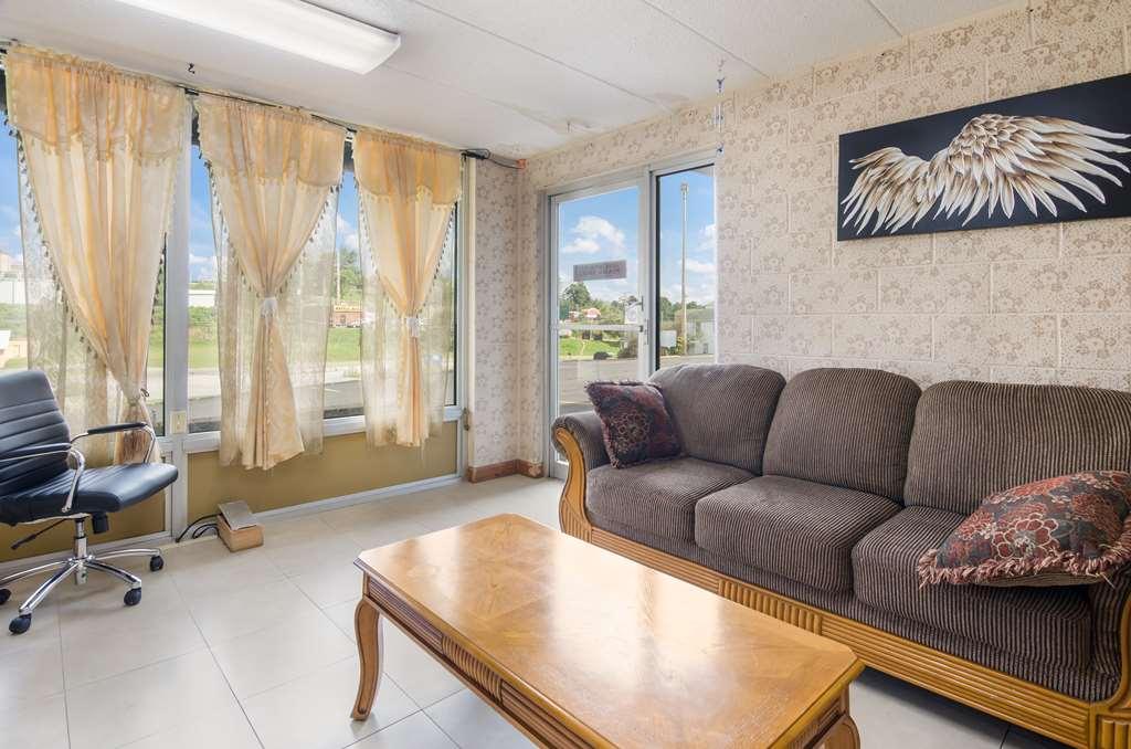 Americas Best Value Inn Уайтевилл Интерьер фото